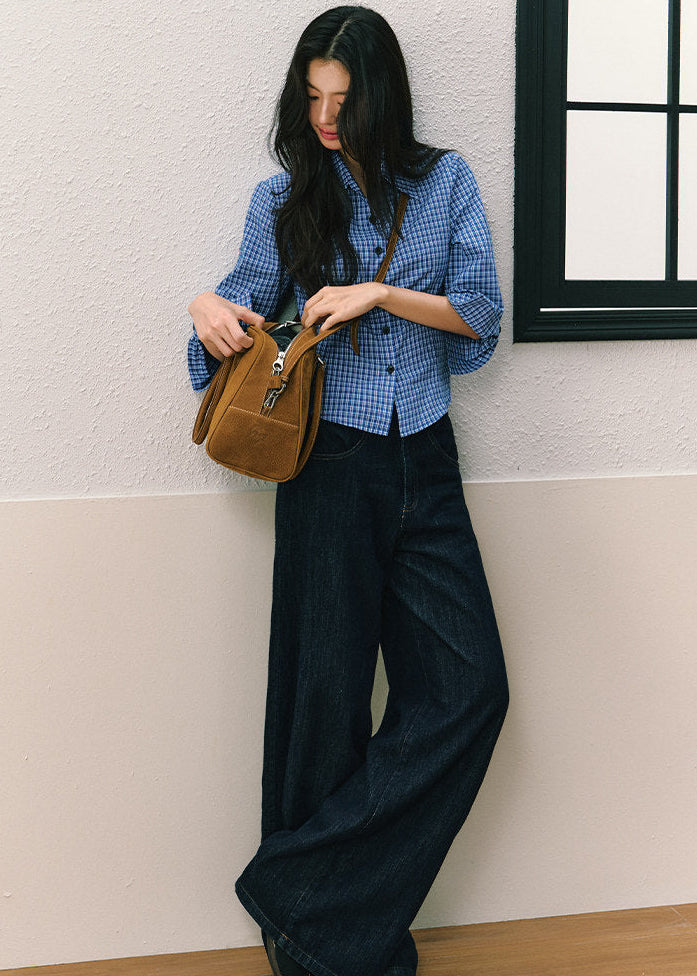 Korean-style wide-leg jeans with contrast stripe detailing