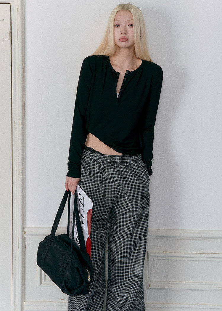Women’s gray plaid loose straight-leg pants with an elastic waist