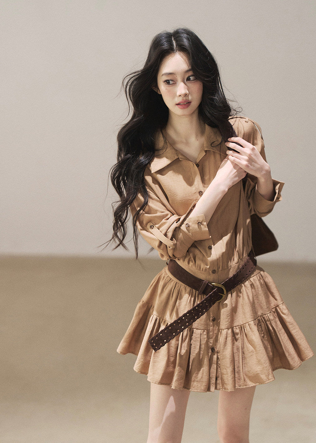 Golden beige lapel dress set with inner shorts