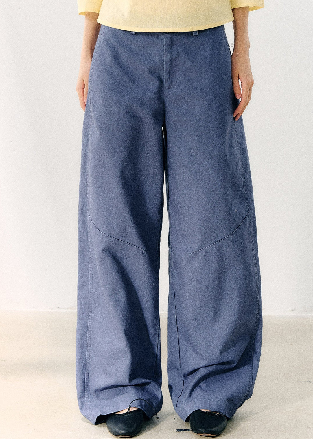 Relaxed straight-leg cotton pants with a clean waistband