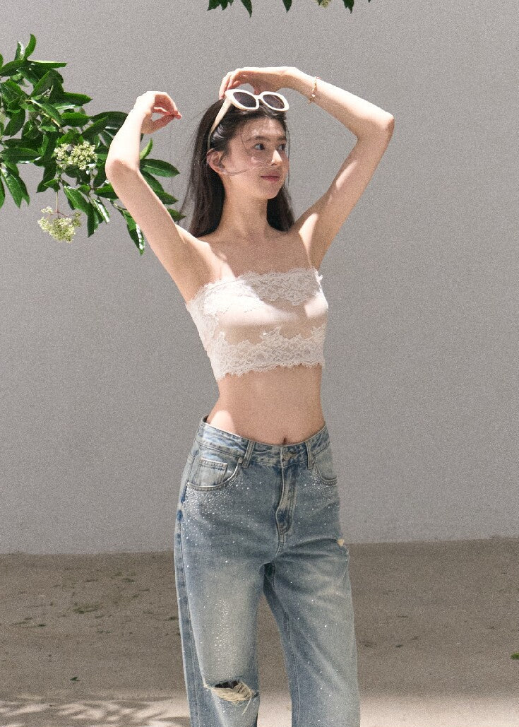 Relaxed cotton denim jeans with ripped knee detail