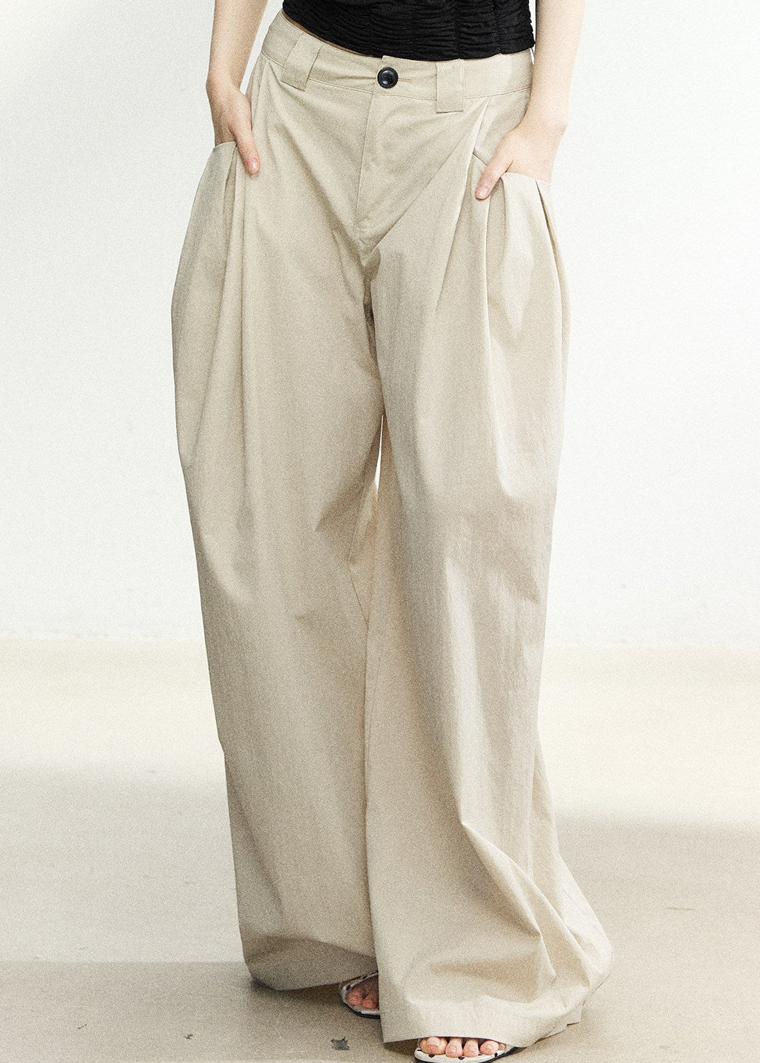 Korean-style wide-leg trousers with dimensional side panels