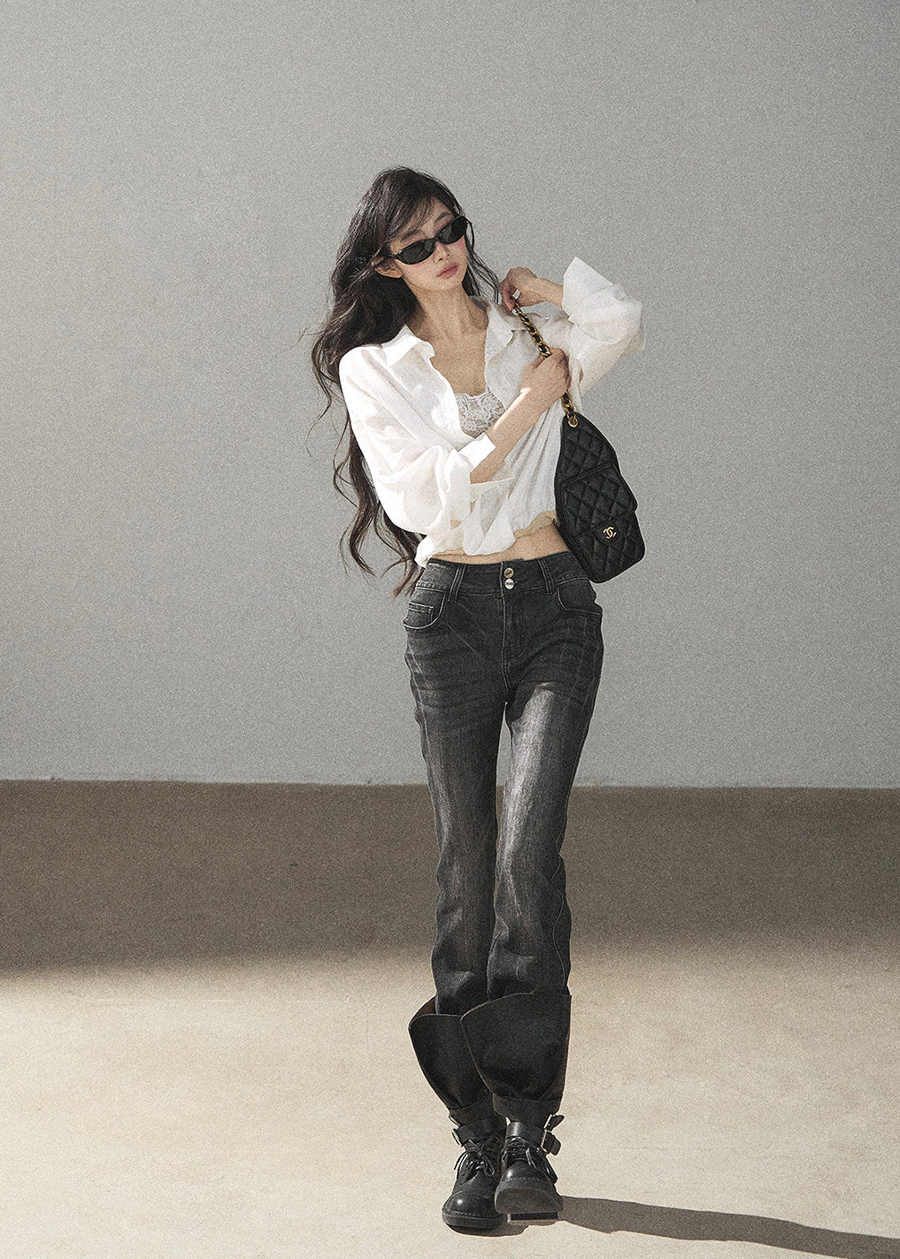 Feminine white layered shirt with relaxed fit