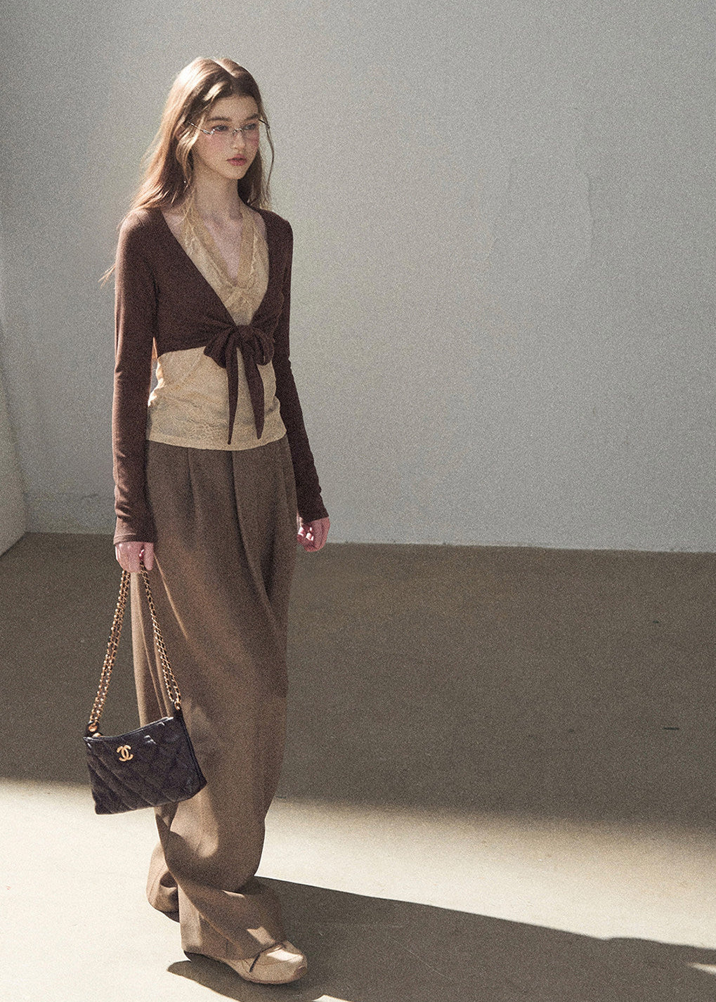 Loose BF-style wide-leg pants in warm beige
