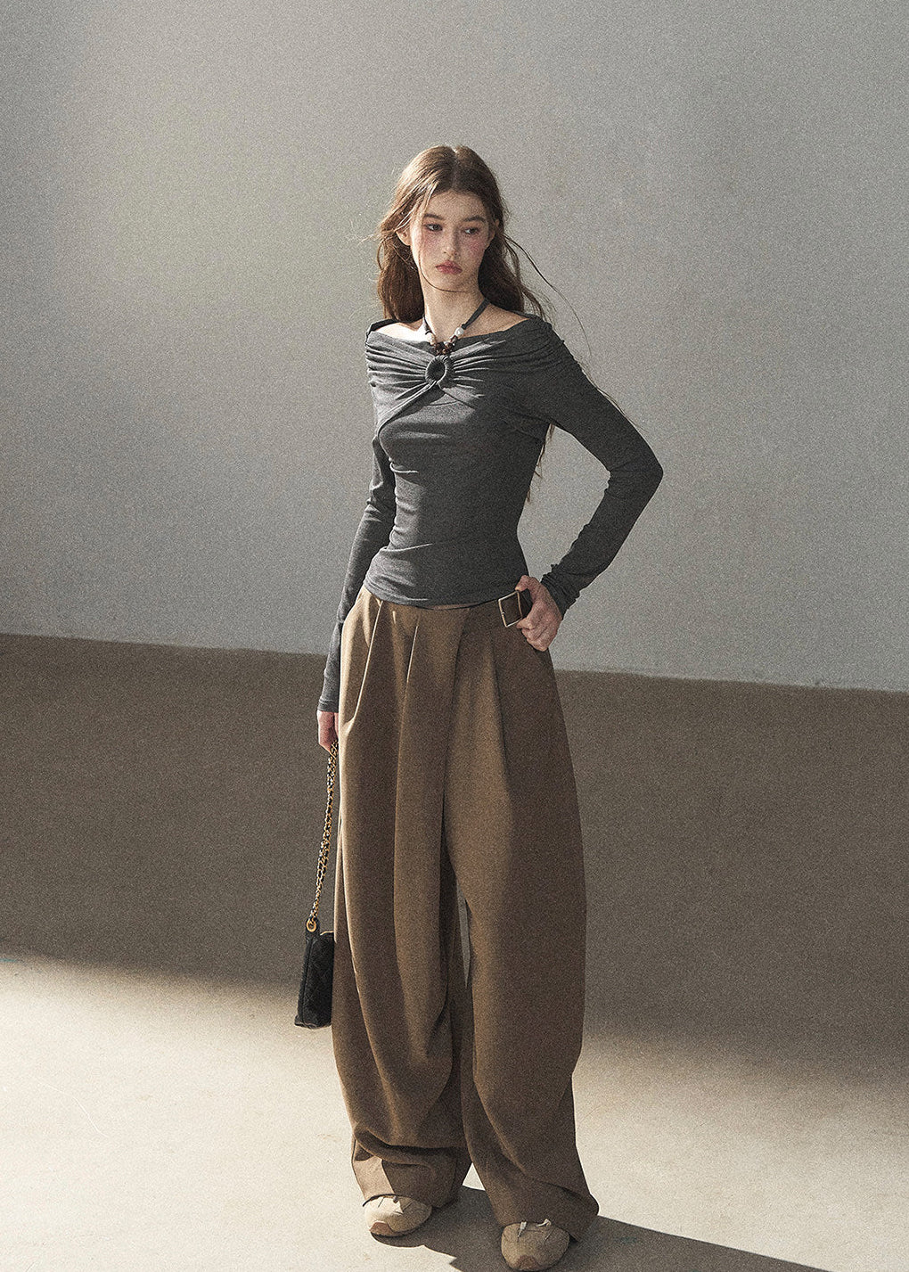 Loose BF-style wide-leg pants in warm beige