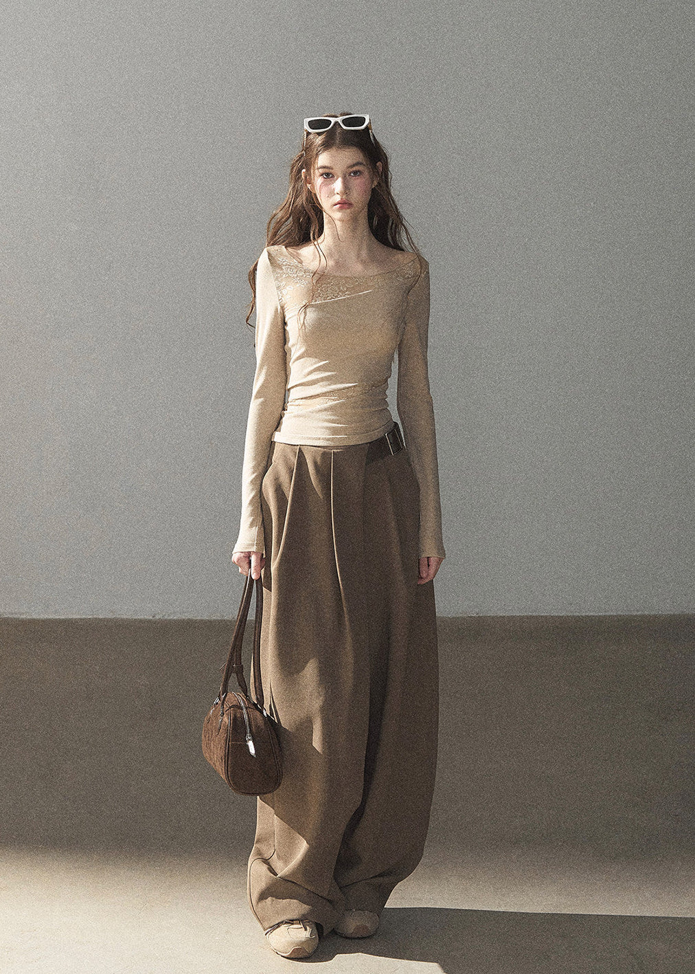Loose BF-style wide-leg pants in warm beige